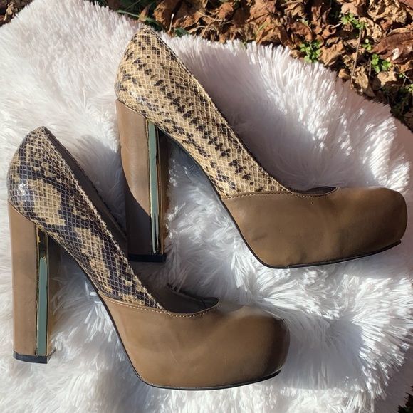 Guess Platform Nude Snakeskin Pumps Heels Size 7.5 - Picture 4 of 9